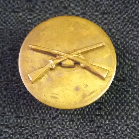 Vintage Auth. WWII Early Cavalry Enlisted + Combat Engineer Mans Collar Disk Set - Picture 3 of 6